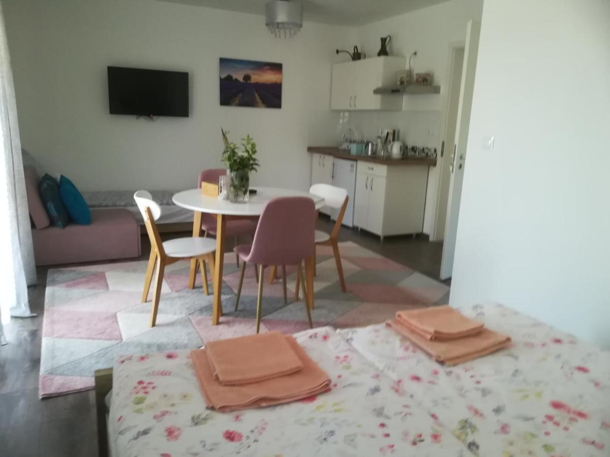 Edina Vendeghaz-Gyenesdias Lägenhet Exteriör bild