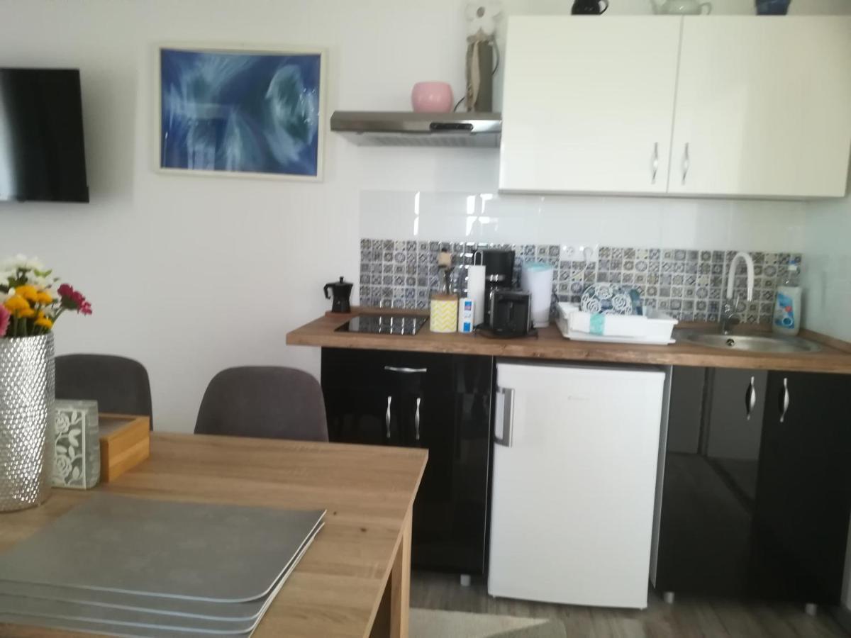 Edina Vendeghaz-Gyenesdias Lägenhet Exteriör bild