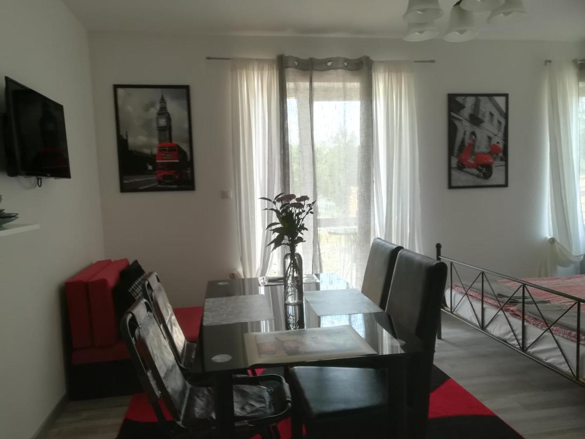 Edina Vendeghaz-Gyenesdias Lägenhet Exteriör bild