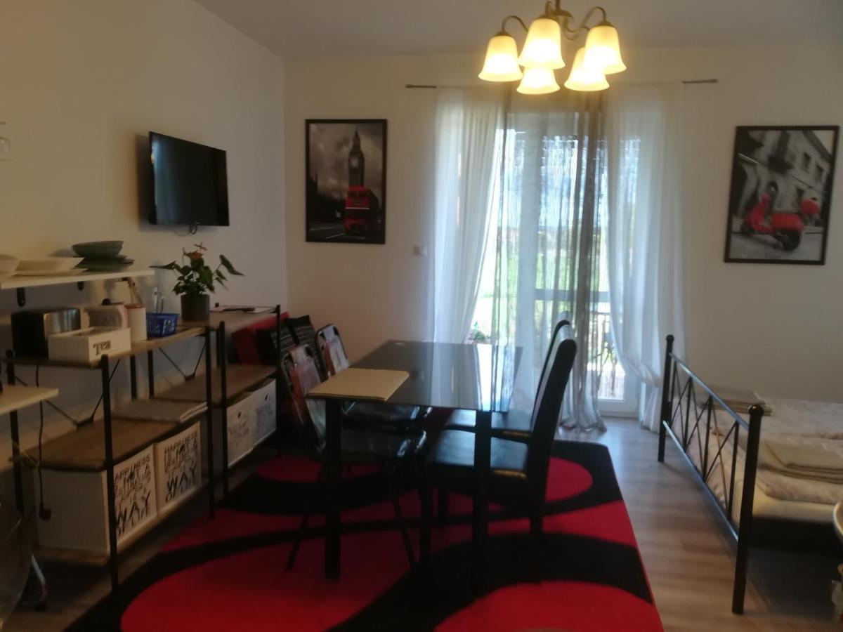 Edina Vendeghaz-Gyenesdias Lägenhet Exteriör bild